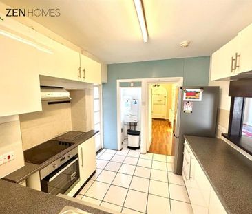 3 bedroom semi-detached house to rent - Photo 3