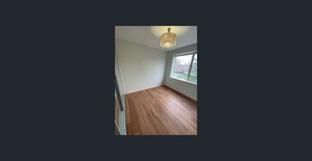 Location & lifestyle - Photo 4