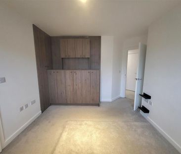 2 bedroom coach house to rent - Photo 4