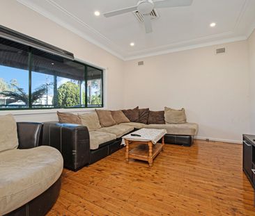 Comfortable family living! - Photo 3