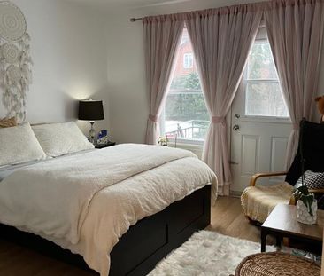 3 1/2 très ensoleillé Vieux Longueuil 1260$/mois à partir du 1 mars - Photo 3