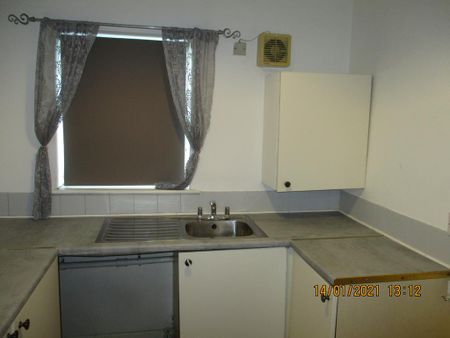 2 bedroom flat to rent - Photo 5