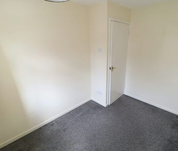 Semi-detached house to rent on - Photo 3