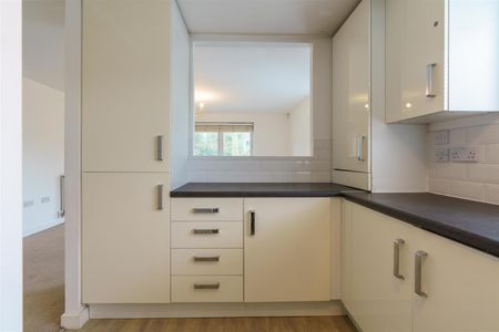 2 bed flat to rent in Chester Pike, Whickham View, NE15 - Photo 2