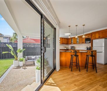 Stunning Family Residence - Photo 5