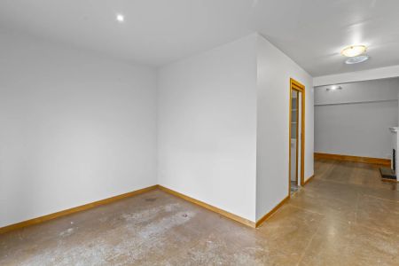 Charming Richmond Living with Private Courtyard - Photo 5