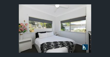 Impressive Family Home - Photo 4