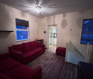 2 Bed Maisonette, Marlborough Road, N22 - Photo 2