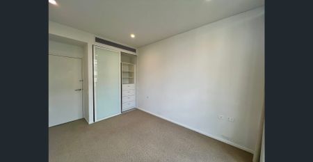 Luxurious 3 bedrooms Living in Camperdown's Heart - Photo 4
