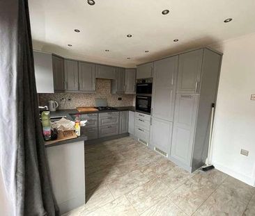 Maes Maddock, Gorseinon, Swansea, SA4 - Photo 3