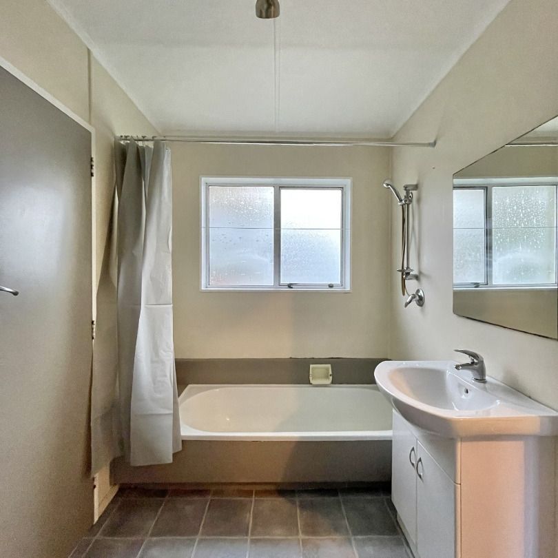 2 Bedroom Unit in Wainuiomata - Photo 1