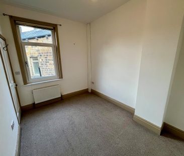 3 bedroom terraced house to rent - Photo 6