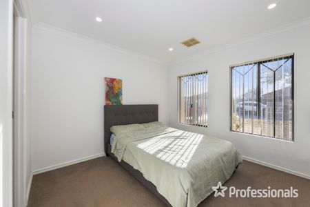 12 Napoli Avenue, Ellenbrook WA 6069 - Photo 5