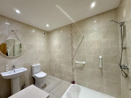 Flat 2, 245 Caernarfon Road - Photo 5