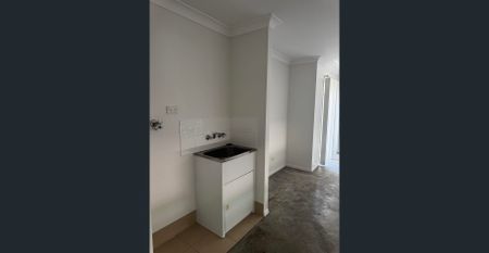 Freshly Renovated 4-Bedroom Home in Raceview – New Carpet, New Paint, Double Garage - Photo 5