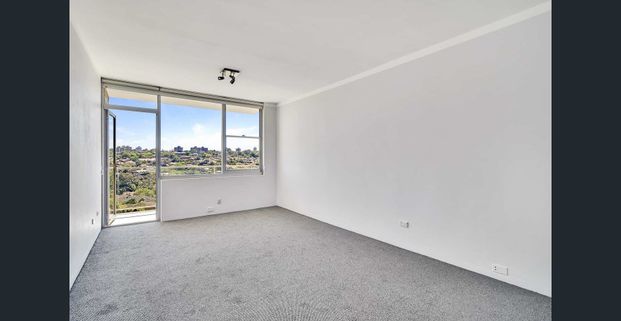 BRIGHT TWO BEDROOM APARTMENT WITH SWEEPING HARBOUR VIEWS - Photo 1