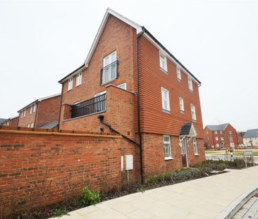 3 bedroom semi-detached house to rent - Photo 5