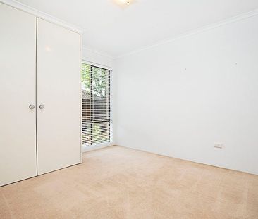 Secluded Ground Floor Apartment - Photo 4