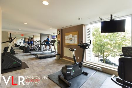 Condo in Downtown Vancouver, BC - Photo 2