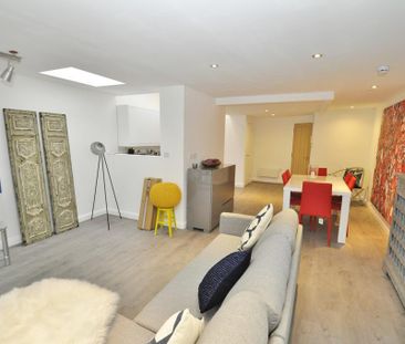 1 bedroom in a house share to rent - Photo 2