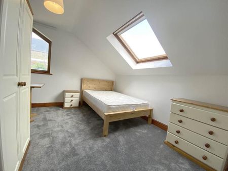 5 bedroom flat to rent - Photo 4