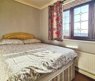 4 bedroom detached house to rent - Photo 4