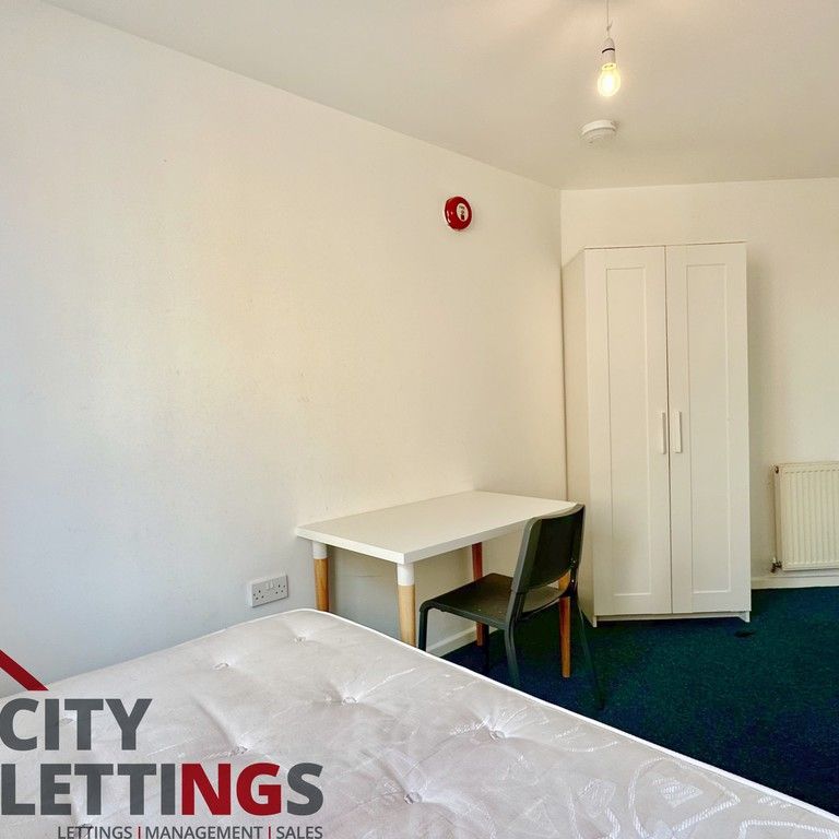 4 Bedroom Flat - Photo 1