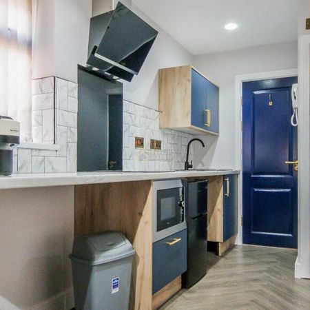 Studio to rent - Photo 3