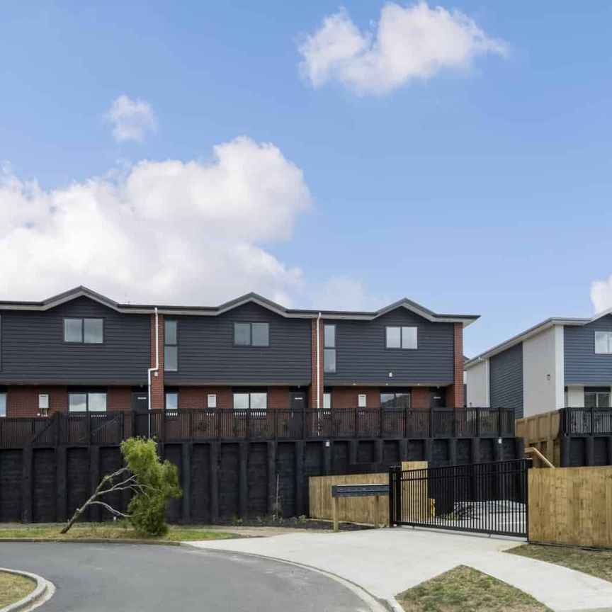 Modern Studio Rooms for Rent - Photo 1