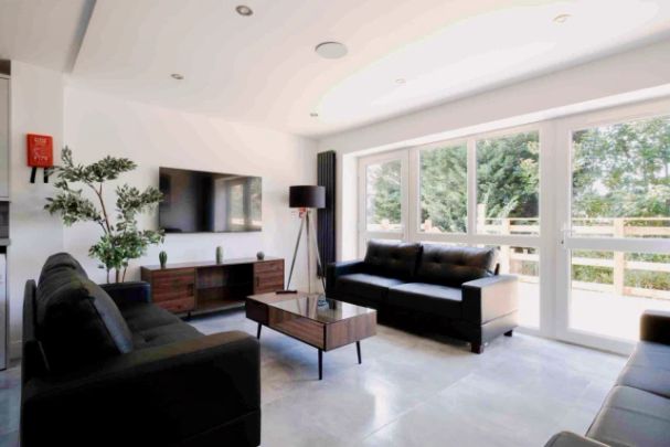 7 Beds 9 Baths - Photo 1