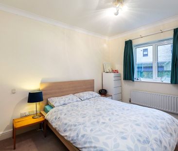 A ground floor apartment situated in this popular area of Oxford ju... - Photo 5