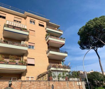 Roma, Lazio - Photo 3