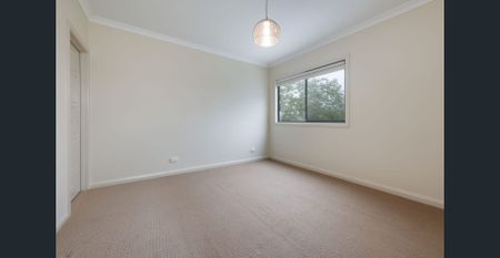 INNER CITY TOWNHOUSE - Photo 2