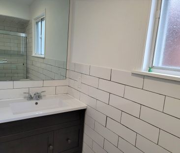 For Lease - 128 Dynevor Road, Toronto, Ontario - Photo 4