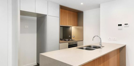 MGM MARTIN - TWO BEDROOM APARTMENT - Photo 2