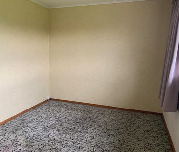 Whakaronga - 3 Bedrooms - Photo 3