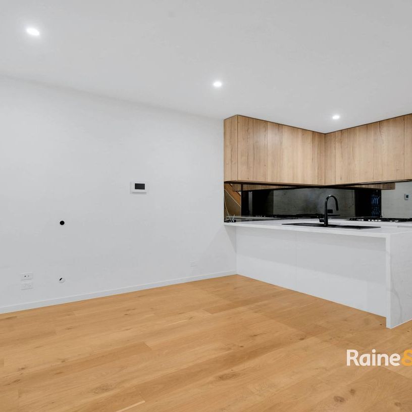 Modern Family Living in a Prime Greenvale Location - Photo 1