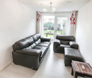 Godley Road, Byfleet - Photo 2