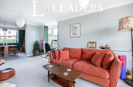 2 bedroom flat to rent - Photo 2