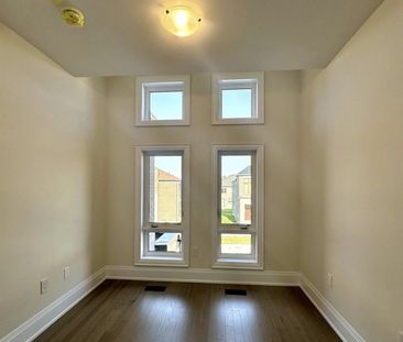 For Lease - 88 Tempel Street, Richmond Hill, Ontario - Photo 6