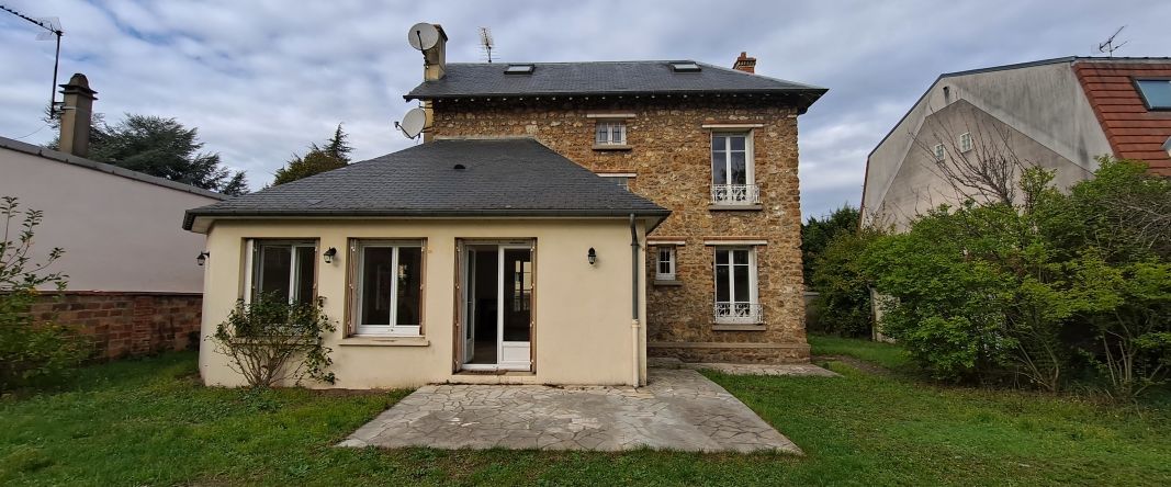 MAISON 132 m² 6 pièces - Photo 1