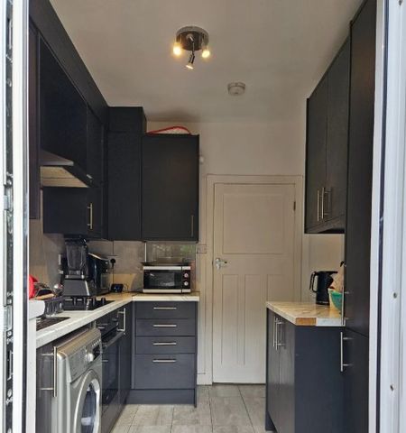 Room in a Shared House, St Leonard Street Croydon, CR0 - Photo 5