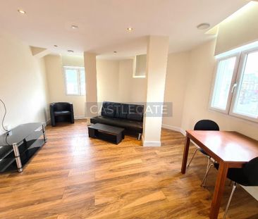 1 bedroom triplex to rent - Photo 2