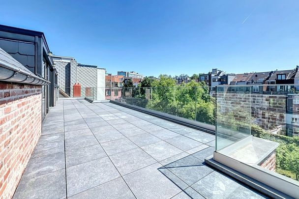 Penthouse lumineux 140m² + terrasse de 40m² – Quartier Parvis Saint-Pierre - Photo 1
