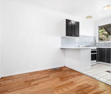 2/7 La Frank Street, Burwood - Photo 1