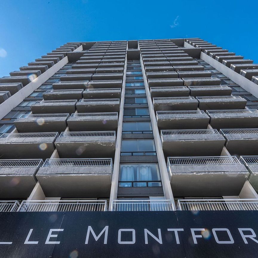1975 Maisonneuve Blvd West, Montréal, QC - Photo 1
