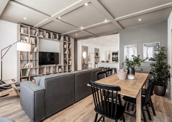 Calle de Manuel Cortina, Madrid, Community of Madrid 28010