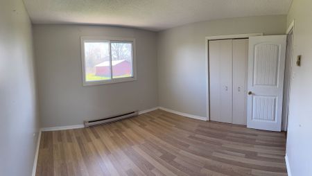 For Lease - 195 Kimmets Side Road Unit# 2, Greater Napanee, Ontario - Photo 2