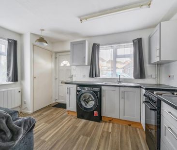 1 bedroom semi-detached house to rent - Photo 6