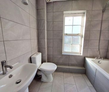 3 bedroom terraced house to rent - Photo 6